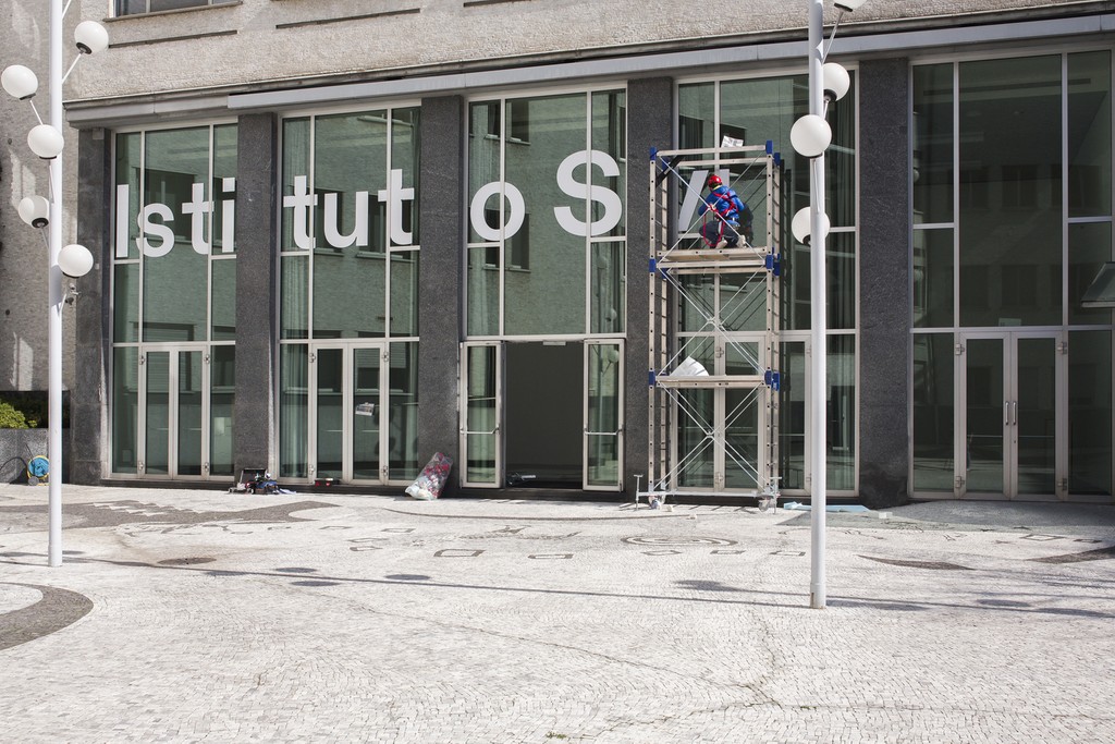 Dinamo Typeface Instituto Svizzero 5