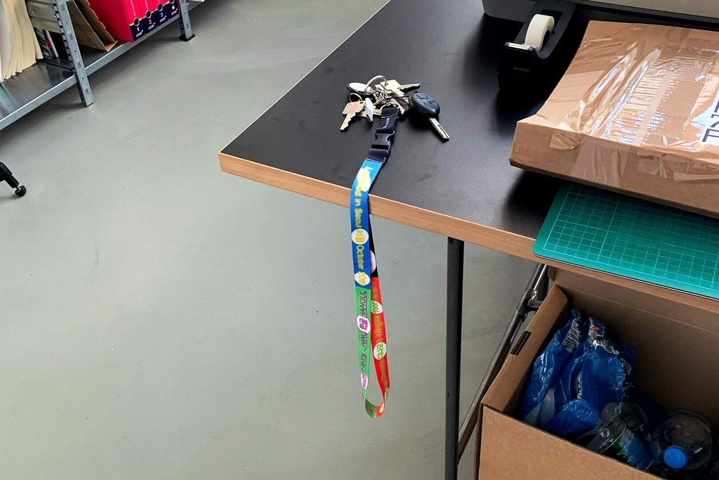 Dinamo Hangul Lanyard Desk