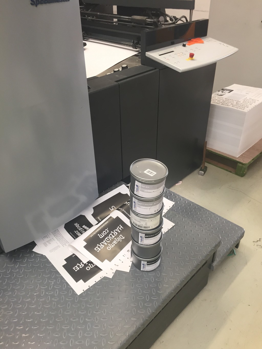 Dinamo Specimen 01 Printshop