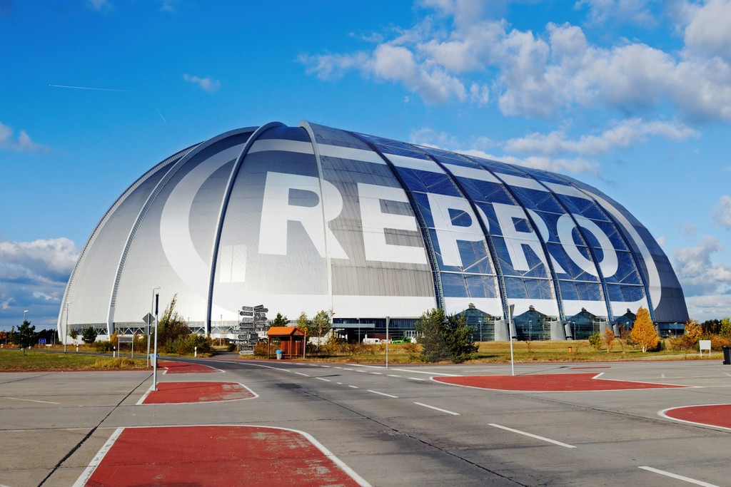 Dinamo Typeface Repro Home 2 3