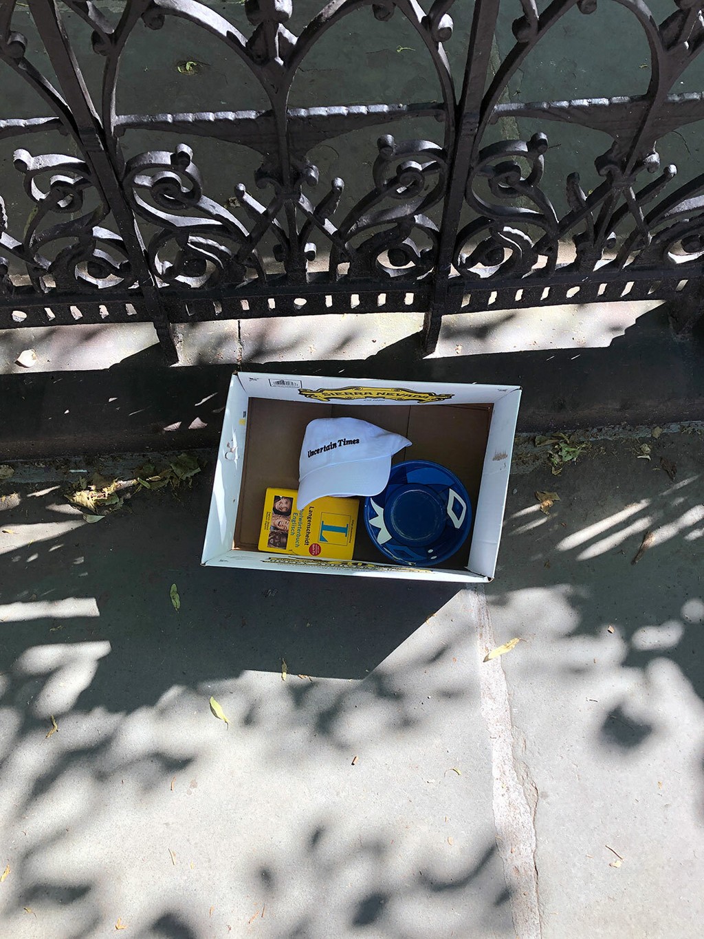 Dinamo Uncertain Times 03 Street Box