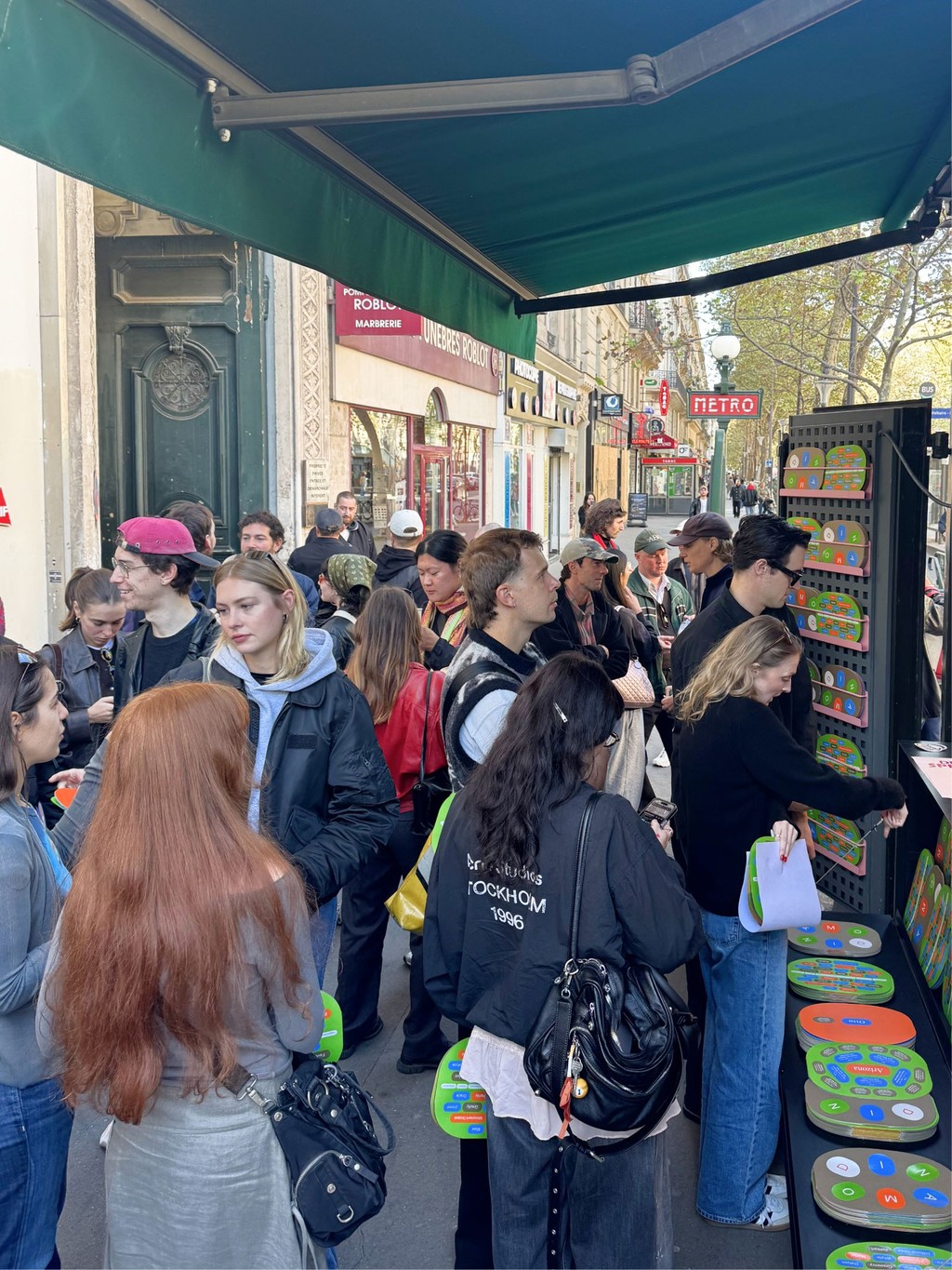 Dinamo Event Specimen Launch People Crowd Close Web