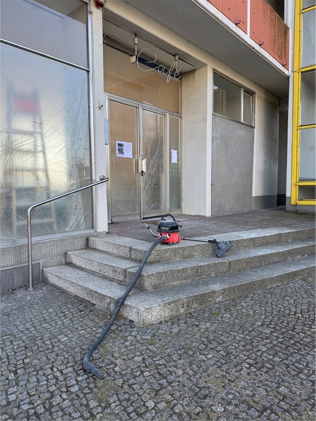 Cafe Tiergarten Under Construction Outside Web