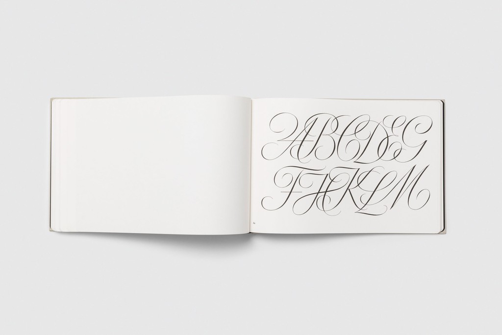 17 SCHRIFTEN Dinamo Editions Michelle Mantel Cropped