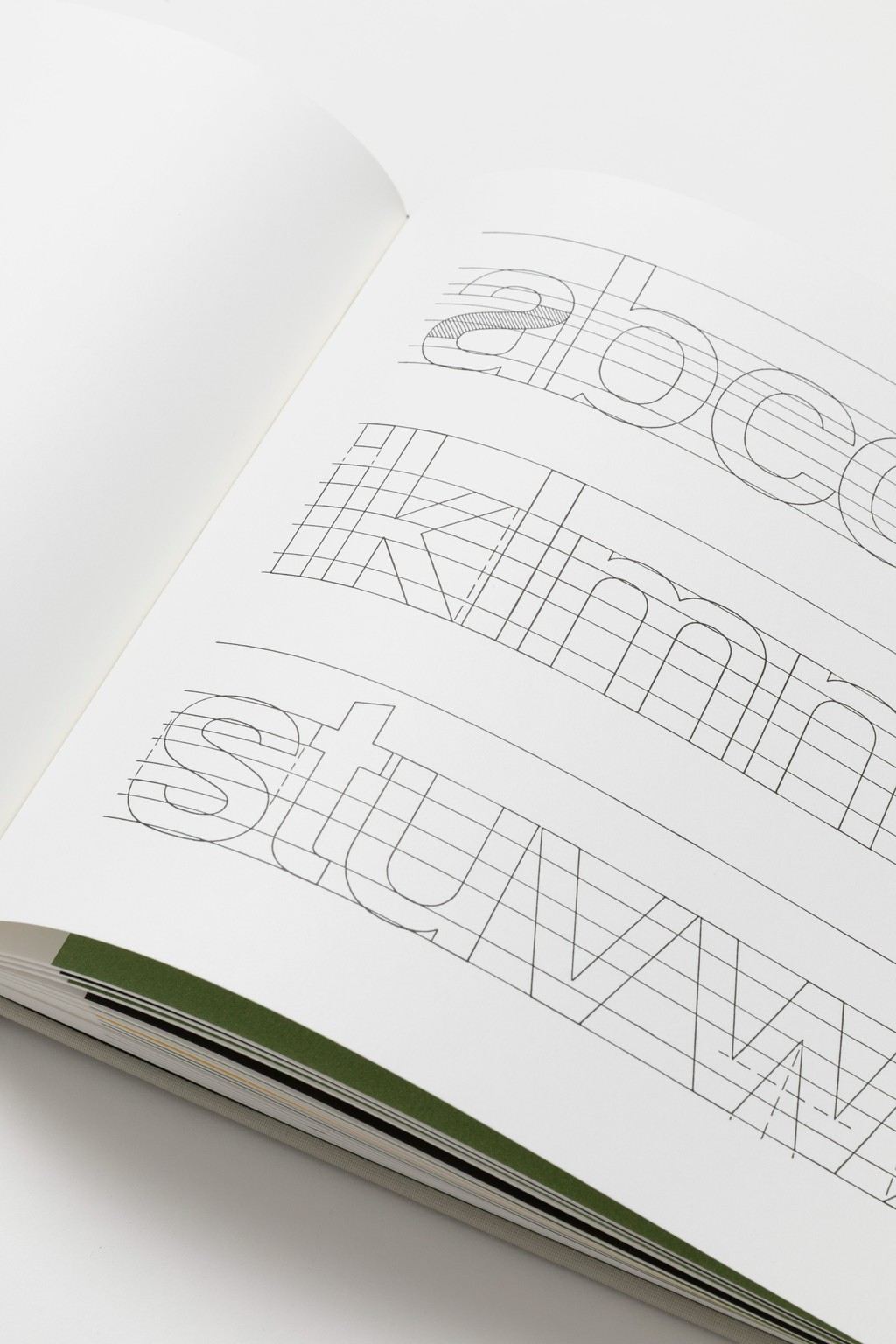 SCHRIFTEN Dinamo Editions RZ1 A0779 Michelle Mantel