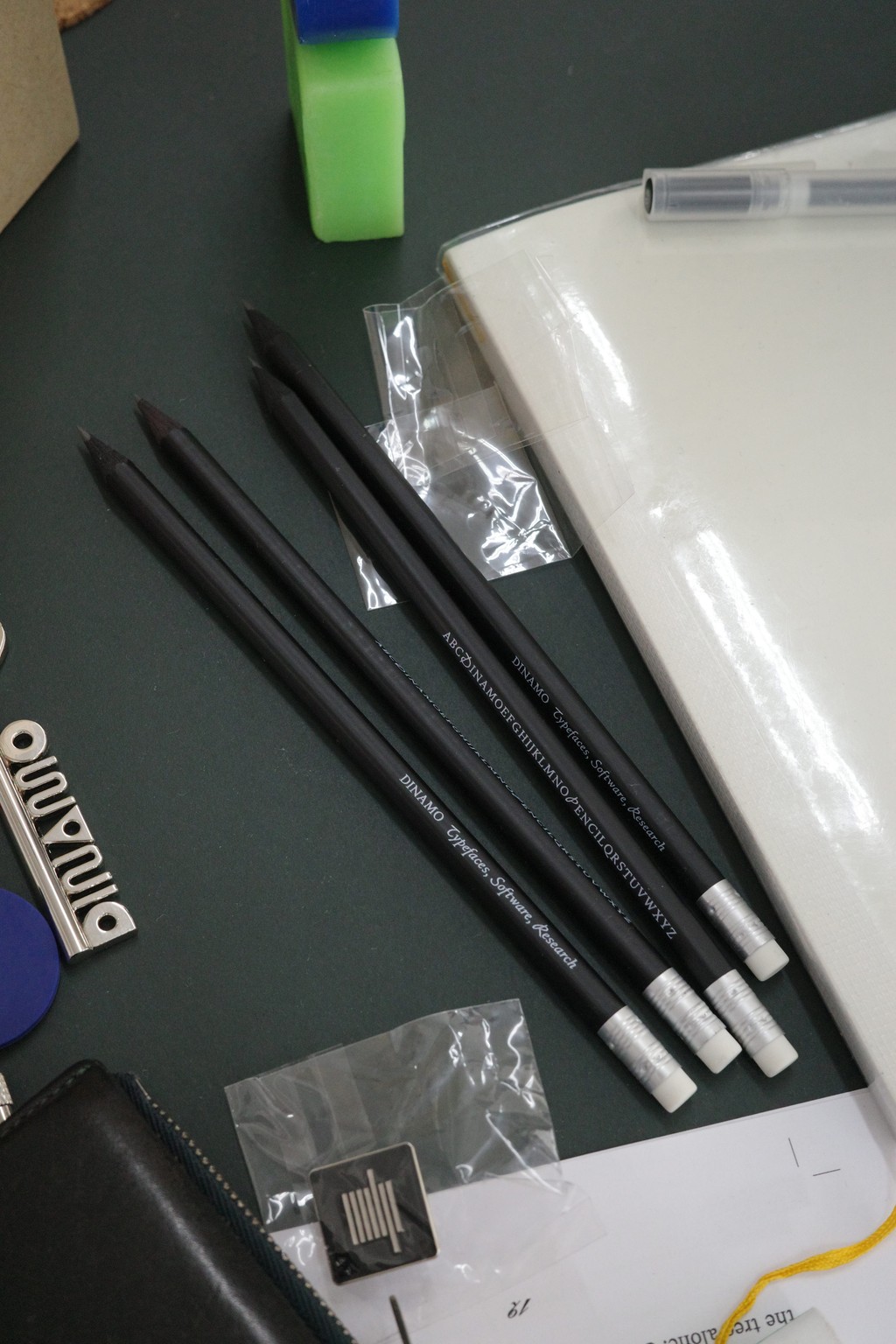 Dinamo Hardware Unlocked Mood Pencil 1