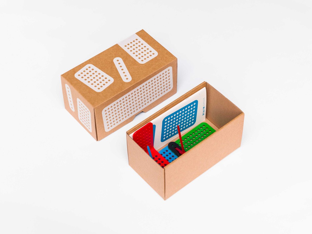 Dinamo Typefaces Hardware Connect Connector Box Oliver Selim Boualam Web Res 2