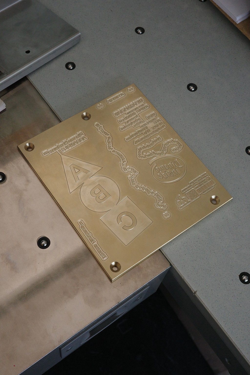 Dinamo Hardware Unlocked Packaging Emboss Candle AB Candle