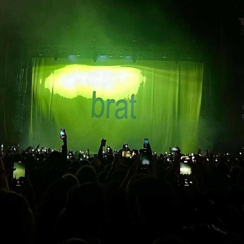 Dinamo Update Brat Font in Use