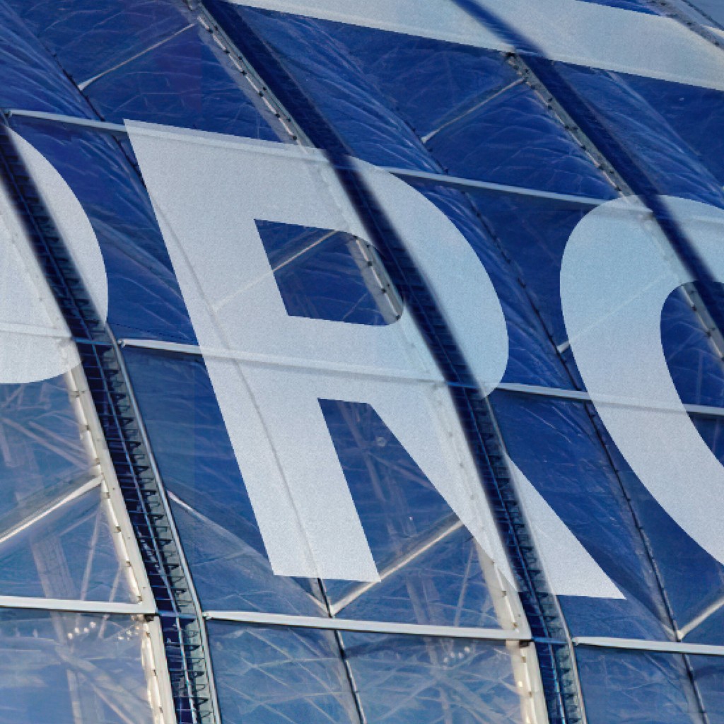 Dinamo Typeface Repro Square Detail R 2