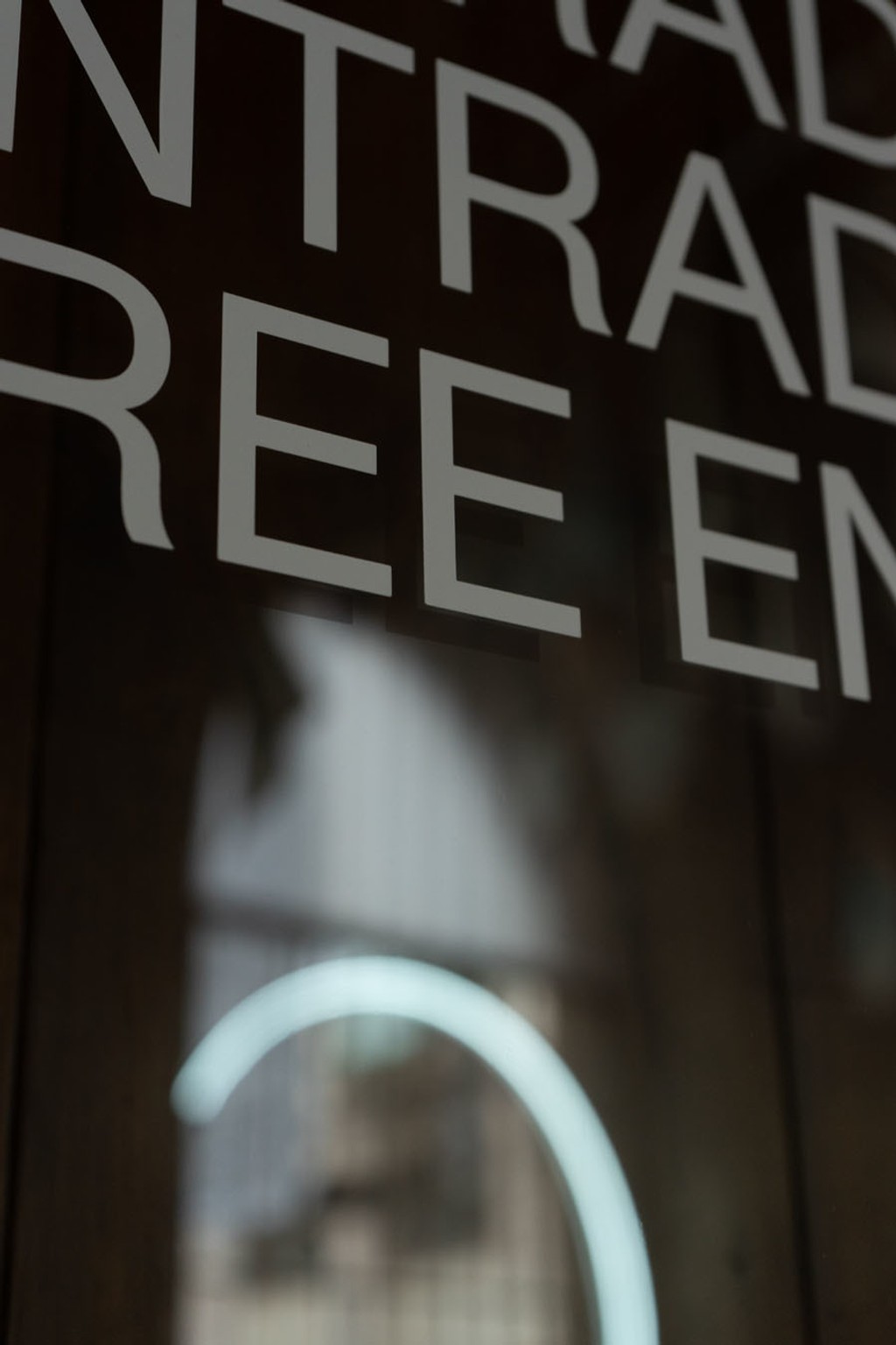 Monument Grotesk Lacapella 4