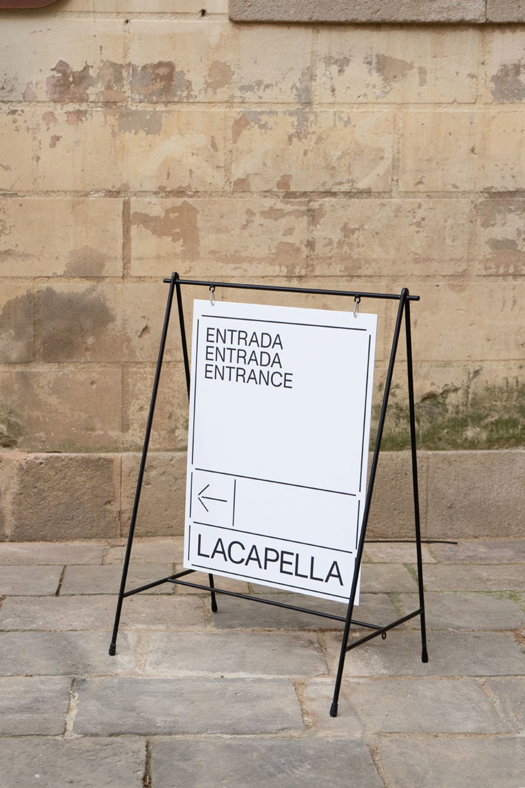 Monument Grotesk Lacapella 6