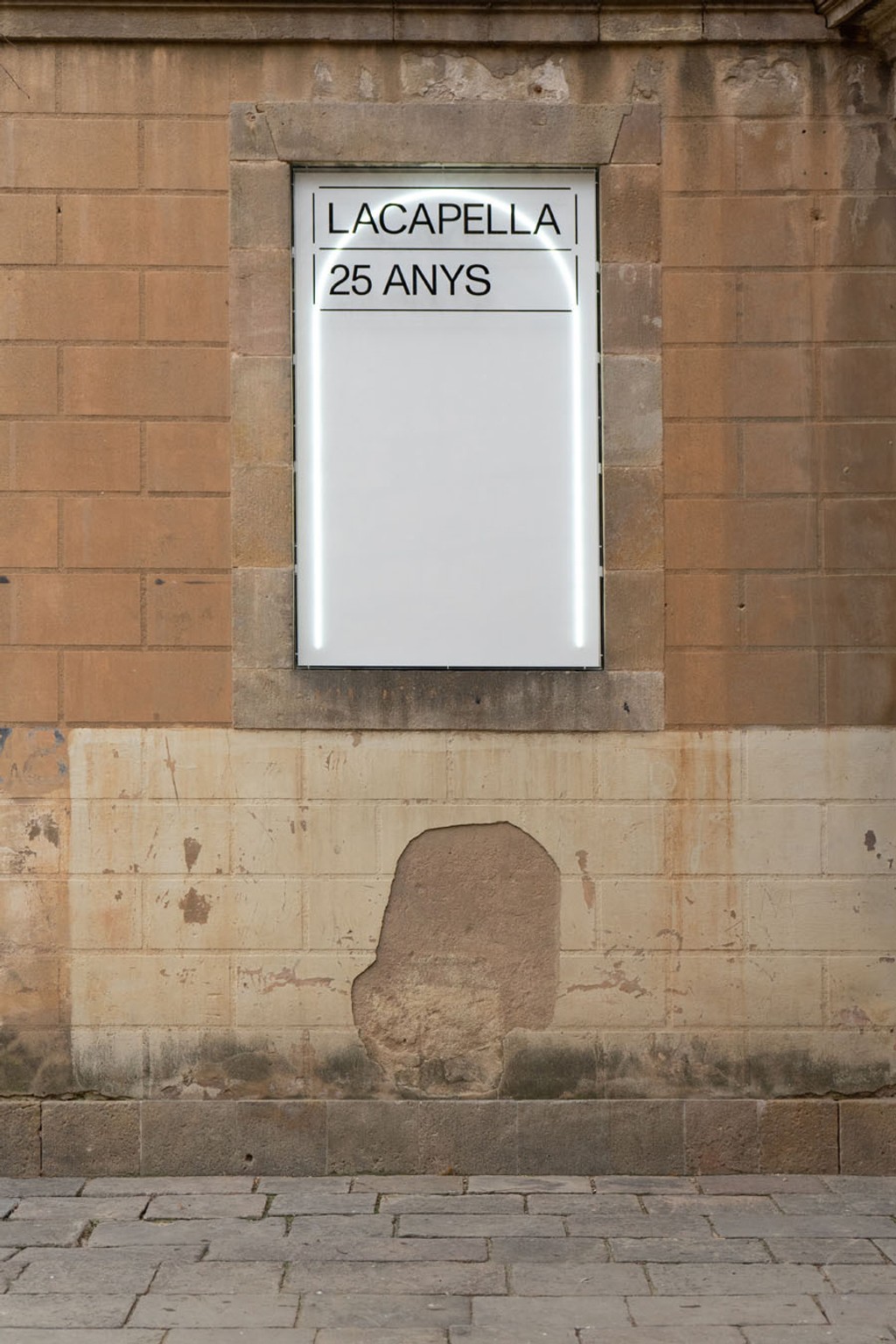 Monument Grotesk Lacapella 7