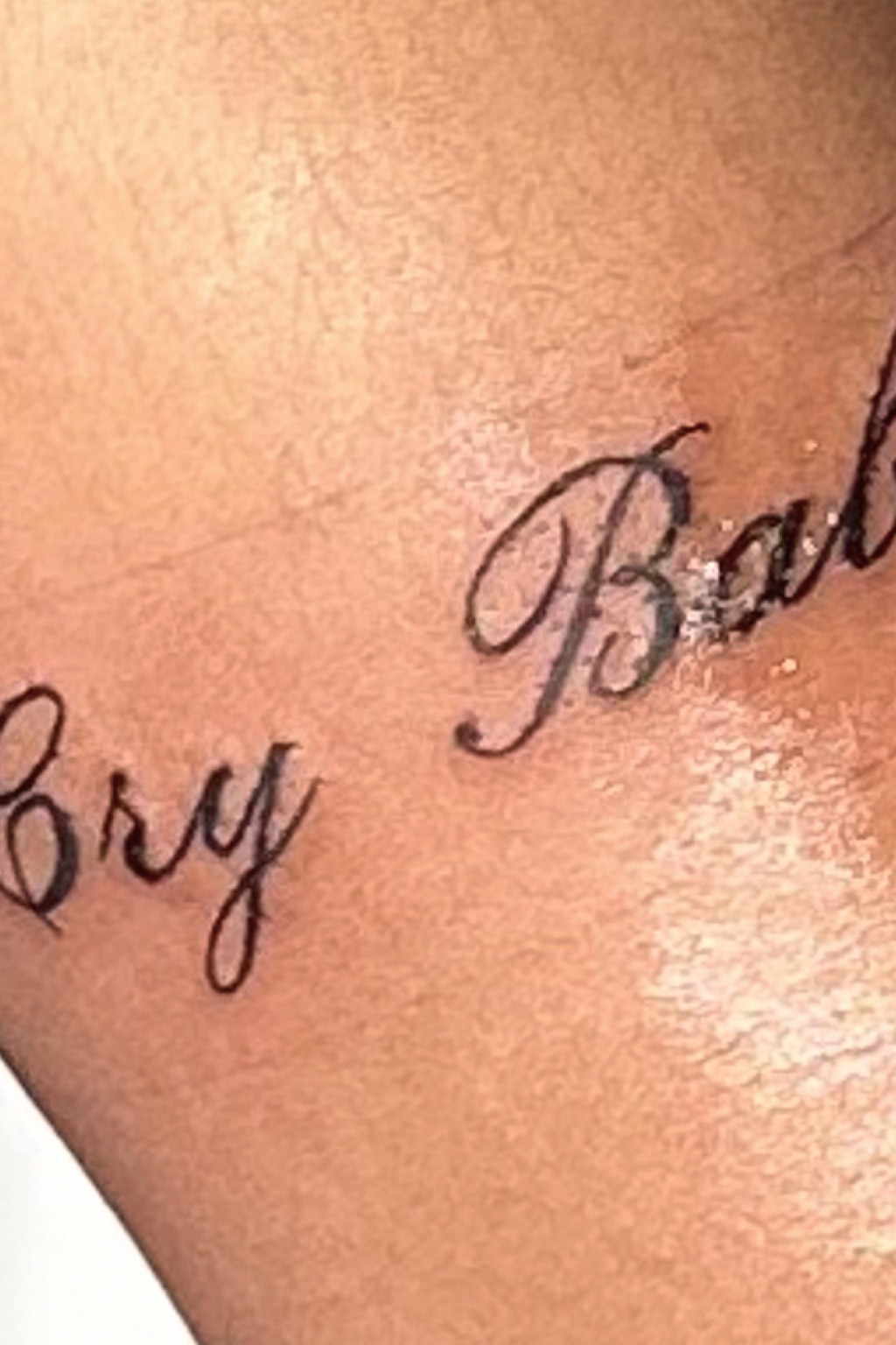 Dinamo Typeface Honeymoon Typefacepage Hero Mobile